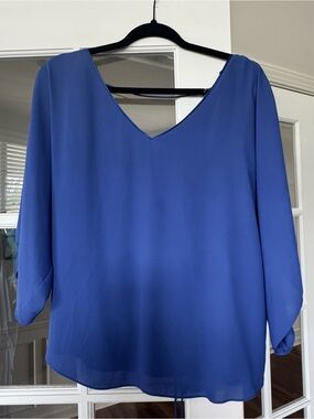 White House Black Market V-Neck 1/2 Sleeve Blouse - Royal Blue